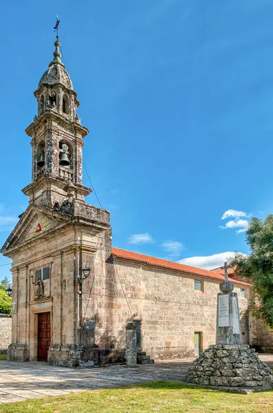 Ames, İspanya 'nın otonom bölgelerinden biri olan Galiçya' nın kuzeybatısında bulunan A Corua eyaletine bağlı belediyesi. Santiago de Compostela ile komşudur.