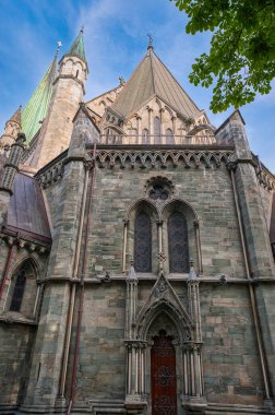 Trondheim (eski adı Nidaros ve Trondheim), Norveç 'in Trondelag ilinin merkezi kent.