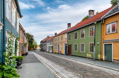 Trondheim (eski adı Nidaros ve Trondheim), Norveç 'in Trondelag ilinin merkezi kent.