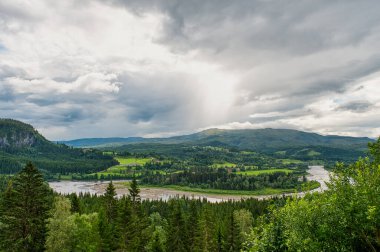 Medja veya Grong, Norveç 'in Trondelag ilinde Grong Belediyesinin yönetim merkezi olarak hizmet veren bir köydür..