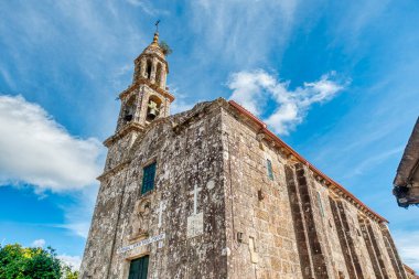 Negreira, Santiago de Compostela 'nın batısında bulunan bir belediyedir. Ames ve San Sebastian belediyeleriyle sınır komşusudur..