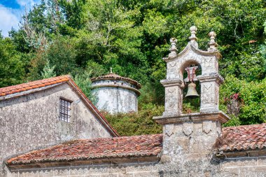 Negreira, Santiago de Compostela 'nın batısında bulunan bir belediyedir. Ames ve San Sebastian belediyeleriyle sınır komşusudur..