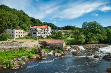 Negreira, Santiago de Compostela 'nın batısında bulunan bir belediyedir. Ames ve San Sebastian belediyeleriyle sınır komşusudur..