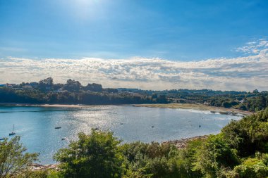 Mugardos, Galiçya 'nın La Corua eyaletinde, Ferrol bölgesinin güneybatısında yer alan bir belediyedir.