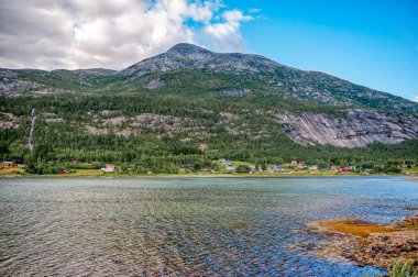 Morsvikbotn ya da Morsvik veya Murgos Norveç 'in Nordland ilinin Srfold Belediyesine bağlı küçük bir köydür.