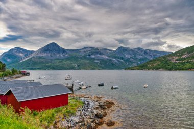 Morsvikbotn ya da Morsvik veya Murgos Norveç 'in Nordland ilinin Srfold Belediyesine bağlı küçük bir köydür.
