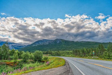 Innhavet, Hamadoy, Norland 'dan güzel manzaralar. Norveç