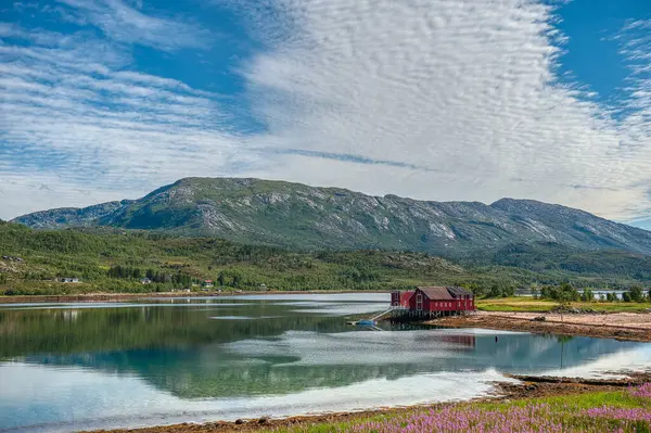 Lodingen, Norveç 'in Nordland eyaletinde yer alan bir şehirdir..
