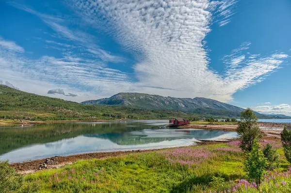 Lodingen, Norveç 'in Nordland eyaletinde yer alan bir şehirdir..