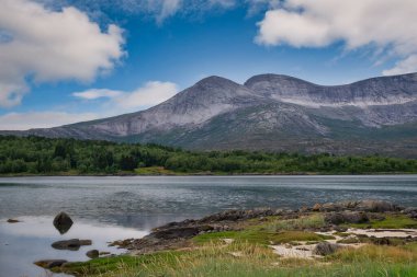 Ballangen, Norveç 'in Nordland ilinin kuzeybatısında bulunan bir belediyedir..