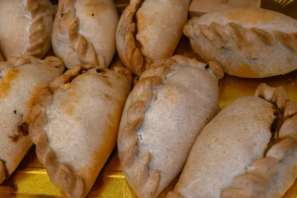 Kırsal pazarda geleneksel İbizan börekleri