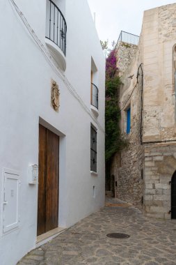 İspanya 'nın İbiza kenti, Akdeniz' de aynı adı taşıyan Balear adasının başkentidir.