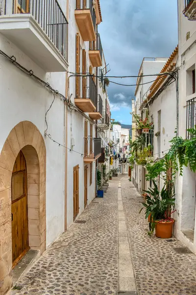 İspanya 'nın İbiza kenti, Akdeniz' de aynı adı taşıyan Balear adasının başkentidir.