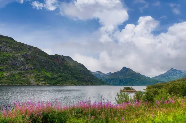 Lodingen, Norveç 'in Nordland eyaletinde yer alan bir şehirdir..