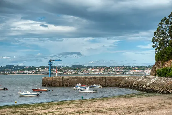 Mino, İspanya 'nın La Corua eyaletinde yer alan bir şehirdir.