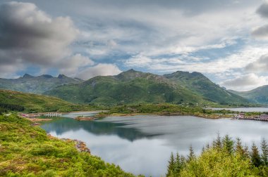 Svolaer, Norveç 'in Lofoten Adaları' nda yer alan Nordland ilinin Vgan Belediyesi 'nin yönetim merkezidir.