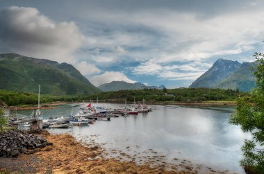 Laupstad, Norveç 'in Nordland iline bağlı Vagan Belediyesi' ne bağlı bir köydür..