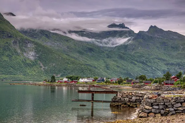 Laupstad, Norveç 'in Nordland iline bağlı Vagan Belediyesi' ne bağlı bir köydür..