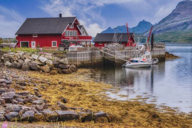 Svolaer, Norveç 'in Lofoten Adaları' nda yer alan Nordland ilinin Vagan Belediyesi 'nin yönetim merkezidir..