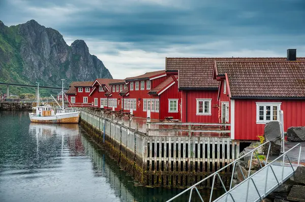 Svolaer, Norveç 'in Lofoten Adaları' nda yer alan Nordland ilinin Vagan Belediyesi 'nin yönetim merkezidir..