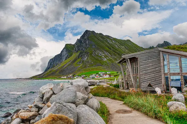 Şekerleme Norveç 'in Nordland ilinde Flakstad Belediyesi' nde yer alan küçük bir balıkçı köyüdür..