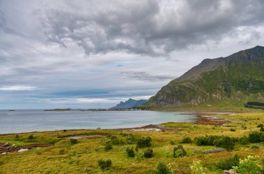 Ramberg, Norveç 'in Nordland ilinde Flakstad Belediyesi' nin yönetim merkezidir. Köy, Lofoten takımadasındaki Flakstadya adasında yer almaktadır.