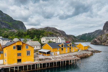 Ramberg, Norveç 'in Nordland ilinde Flakstad Belediyesi' nin yönetim merkezidir. Köy, Lofoten takımadasındaki Flakstadya adasında yer almaktadır.