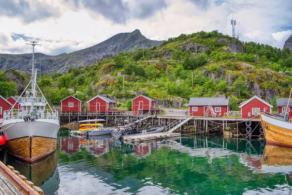 Ramberg, Norveç 'in Nordland ilinde Flakstad Belediyesi' nin yönetim merkezidir. Köy, Lofoten takımadasındaki Flakstadya adasında yer almaktadır.