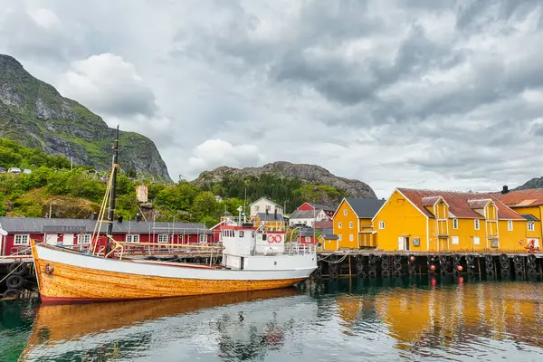 Ramberg, Norveç 'in Nordland ilinde Flakstad Belediyesi' nin yönetim merkezidir. Köy, Lofoten takımadasındaki Flakstadya adasında yer almaktadır.