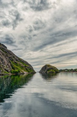 Ramberg, Norveç 'in Nordland ilinde Flakstad Belediyesi' nin yönetim merkezidir. Köy, Lofoten takımadasındaki Flakstadya adasında yer almaktadır.