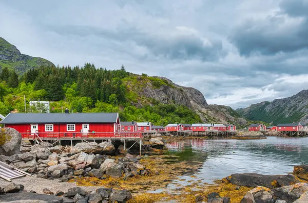 Ramberg, Norveç 'in Nordland ilinde Flakstad Belediyesi' nin yönetim merkezidir. Köy, Lofoten takımadasındaki Flakstadya adasında yer almaktadır.