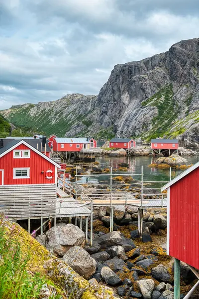 Ramberg, Norveç 'in Nordland ilinde Flakstad Belediyesi' nin yönetim merkezidir. Köy, Lofoten takımadasındaki Flakstadya adasında yer almaktadır.