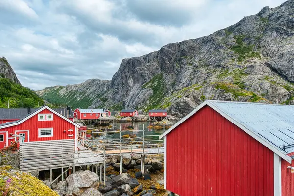 Ramberg, Norveç 'in Nordland ilinde Flakstad Belediyesi' nin yönetim merkezidir. Köy, Lofoten takımadasındaki Flakstadya adasında yer almaktadır.