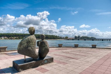 El Grove u Ogrobe, Salnes Bölgesi 'nin batısında (Pontevedra ili) Arosa Nehri' nin girişinde yer alan bir yarımada.,