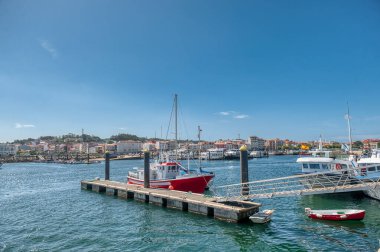 El Grove u Ogrobe, Salnes Bölgesi 'nin batısında (Pontevedra ili) Arosa Nehri' nin girişinde yer alan bir yarımada.,