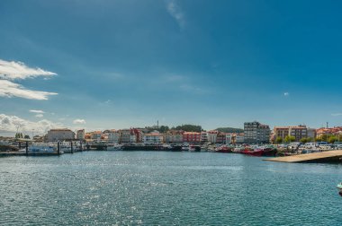 El Grove u Ogrobe, Salnes Bölgesi 'nin batısında (Pontevedra ili) Arosa Nehri' nin girişinde yer alan bir yarımada.,