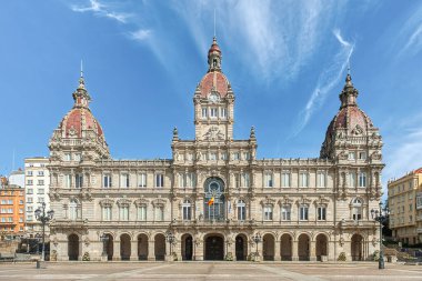 A Coruna İspanya 'nın kuzeybatısındaki Galiçya bölgesinde bulunan bir liman kentidir..