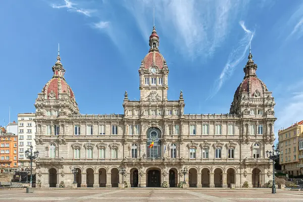 A Coruna İspanya 'nın kuzeybatısındaki Galiçya bölgesinde bulunan bir liman kentidir..