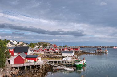 Reine, Norveç 'in Nordland County, Lofoten Adaları' nda bulunan Moskenes belediyesinin yönetim merkezi ve balıkçı köyüdür.