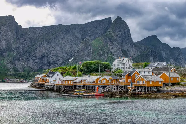 Reine, Norveç 'in Nordland County, Lofoten Adaları' nda bulunan Moskenes belediyesinin yönetim merkezi ve balıkçı köyüdür.