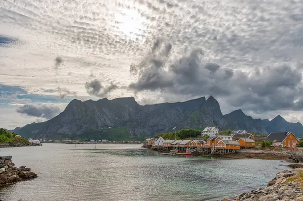Reine, Norveç 'in Nordland County, Lofoten Adaları' nda bulunan Moskenes belediyesinin yönetim merkezi ve balıkçı köyüdür.