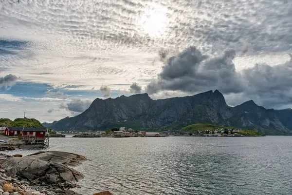 Reine, Norveç 'in Nordland County, Lofoten Adaları' nda bulunan Moskenes belediyesinin yönetim merkezi ve balıkçı köyüdür.