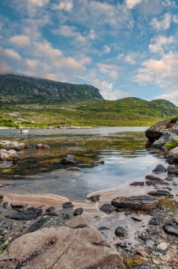 Ramberg Norveç 'in Nordland ilinde Flakstad Belediyesi' nin yönetim merkezidir. Köy, Lofoten takımadasındaki Flakstadya adasında yer almaktadır.
