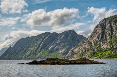 Flakstad, Norveç 'in Lofoten Adaları' nda bir belediyedir. Flakstadoya adasında yer almaktadır. Belediyenin yönetim merkezi Ramberg 'dir.,