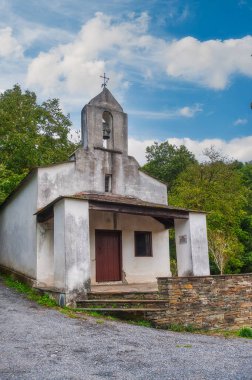 Samos İspanya 'nın otonom bölgelerinden biri olan Galiçya' nın Lugo eyaletine bağlı belediyesi. Sarria bölgesine ait..