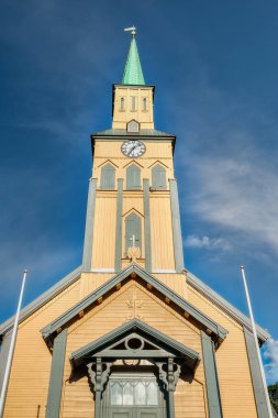 Tromso, Norveç 'in Troms eyâletinde bir şehirdir..