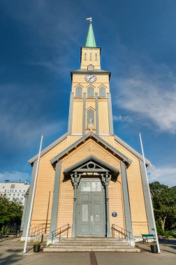 Tromso, Norveç 'in Troms eyâletinde bir şehirdir..