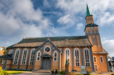 Tromso, Norveç 'in Troms eyâletinde bir şehirdir..