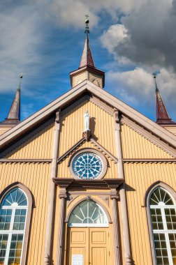 Tromso, Norveç 'in Troms eyâletinde bir şehirdir..