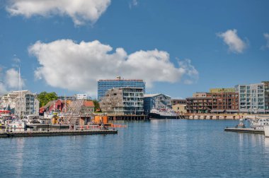 Tromso, Norveç 'in Troms eyâletinde bir şehirdir..